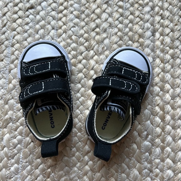Chuck Taylors for babies size 2C - Picture 1 of 4